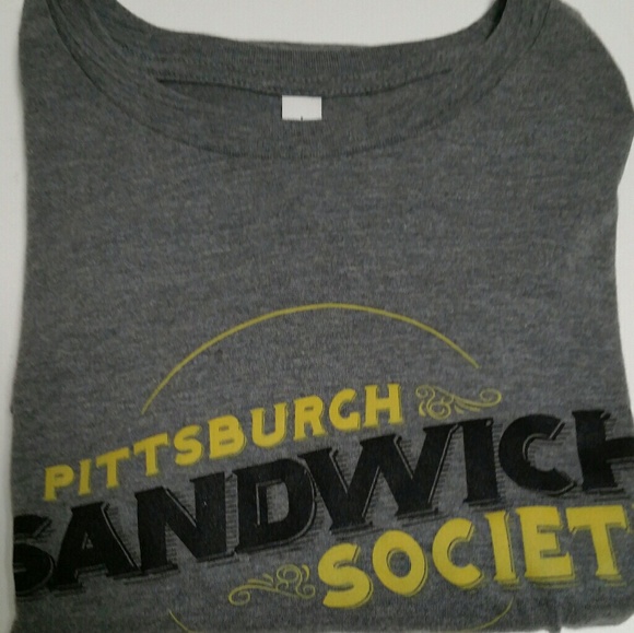 Bella Canvas Graphic Tee T-Shirt Size L - Picture 3 of 3